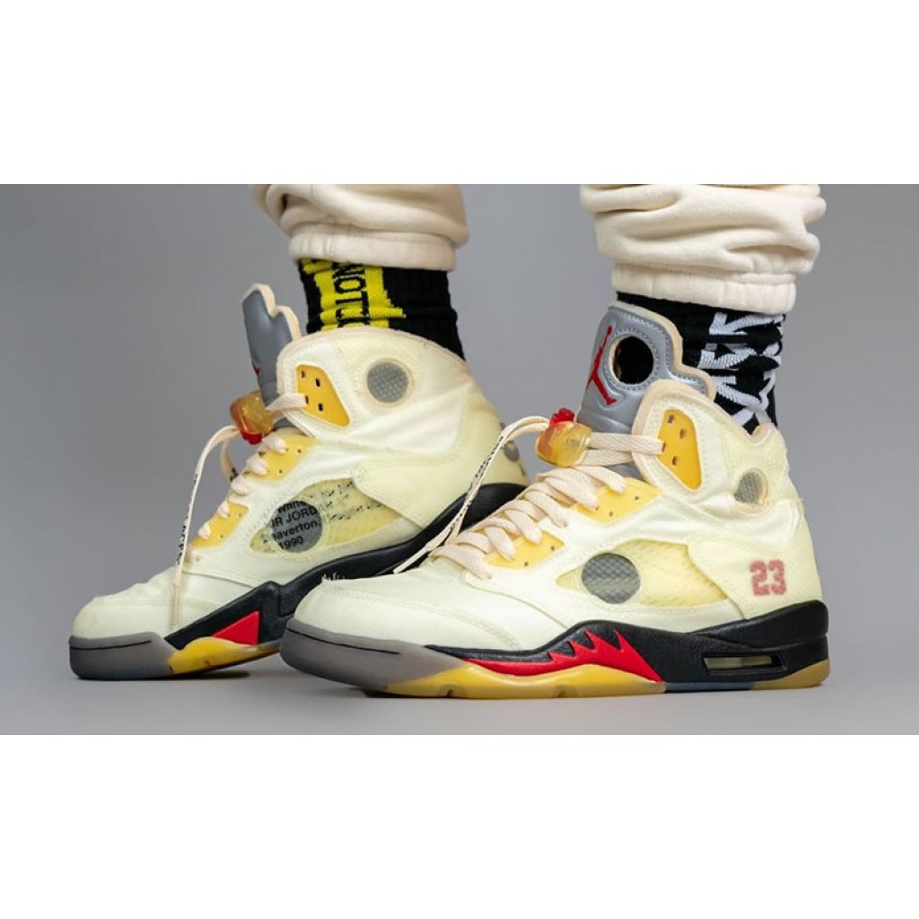 Off White x Air Jordan 5 "Sail" Laces Swap On Feet Outfit Off White x Air Jordan 5 "Sail" Laces Swap On Feet Outfit