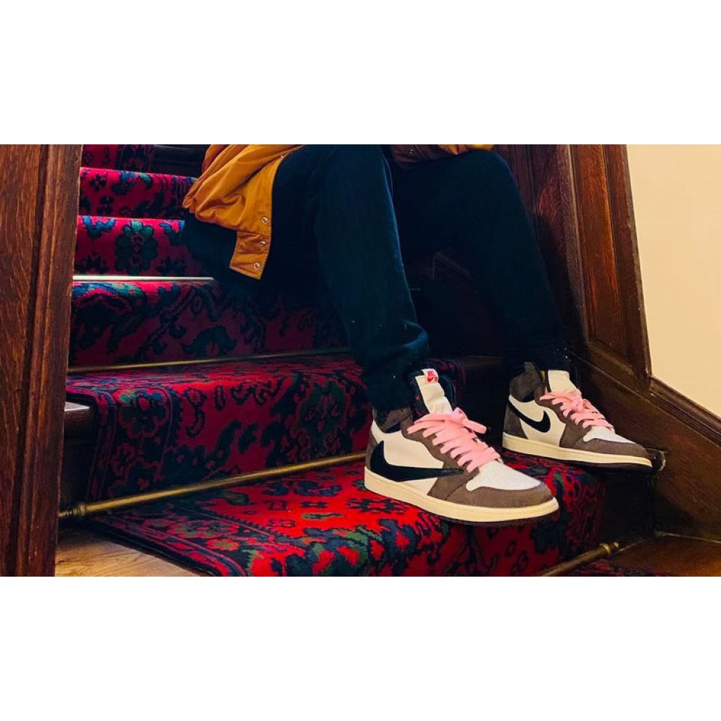Travis Scott x Air Jordan 1 High OG TS SP New Pink Laces Price Release Date Travis Scott x Air Jordan 1 High OG TS SP New Pink Laces Price Release Date